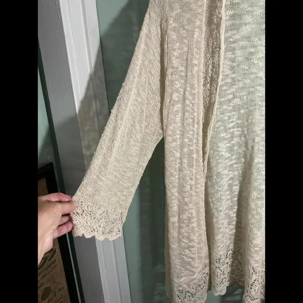 Lightweight Open Knit  Delicate With Scalloped edges  Size 2X - Picture 4 of 12